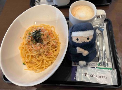 こちらはたらこスパゲッティです。いい柚子の香りでした。

今日は持ち主さんが、ウルトラマンについて疑問に思ったことを話していました。なんとなく思ったことを話していたそうです。ぼくはあまり知らないので、へぇ〜と聞いていました。