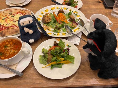 イタリアン🍝です！ヘルくんと一緒に行きました！ピザが美味しかったです✨

p.s.
通知は来るのですが、コメントが表示されないものがあります。何か不具合でもあるのでしょうか？良かったら教えていただけますと幸いです🙇