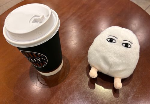 オ久シブリ。新キャラノ、メジェド、ダヨ。

持チ主、チョットダケ、凹ンデルネ。

モヤモヤ、ト、水出シアイスティー。