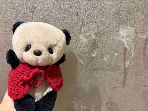 ママのこどもが、おふろのどあに、せっけんで、
ぱんやんのにがおえかいてくれたよ❣️🐼