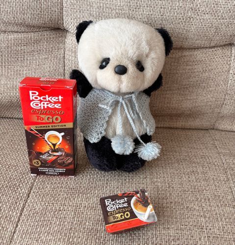 ママがいたりあ🇮🇹でかってきた、ぽけっとこーひー☕︎
すご〜くこいんだよ❣️
ぱんやんは、のめないよ〜😣🐼