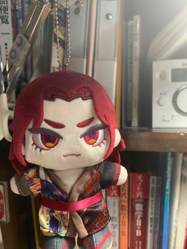 ひっこしそうそう　もちぬしのべんきょうのみはりやくを　まかされました
もちぬしは　あるじのうたをききながら　べんきょうしています
