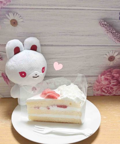 冷凍いちごケーキ、おいしいね。
同じ色だね〜🍓
