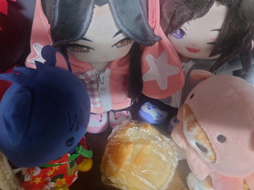 主がシュガーバターパンをくれたのだが……。
問題はこれがたった一つしかないということだ。