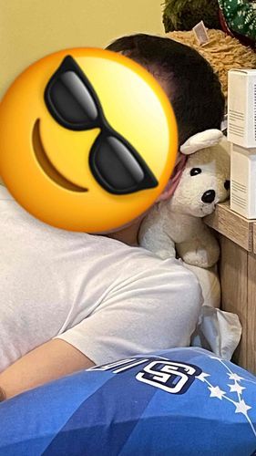 爸爸…把杏兒壓扁了 •᷄ɞ•᷅
好擠