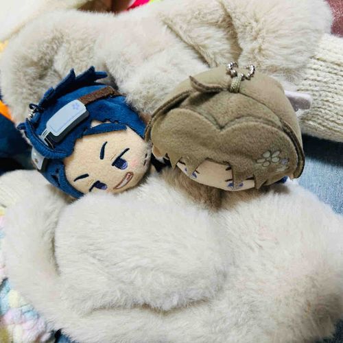 このふわふわの てぶくろに つつまれると とっても しあわせな きもちに なります