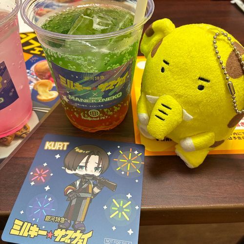🪐コラボドリンクを楽しむゾウキリン🐘🦒