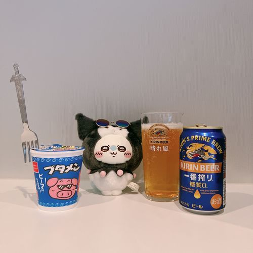 ちと早いがおやつにしよう‼︎
お湯を少なめにして3分後牛乳をちと足してマイルドにしてやる！🐄