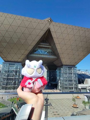 やぬしとコミックシティへいった写真だ、とあるサークルさんに可愛いって言われて少してれちゃったぜ////