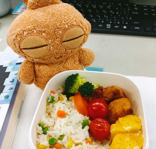 プチトマ、レンジしたらシワシワになっちゃったぽちゃ〜。
明日は金曜日〜♫