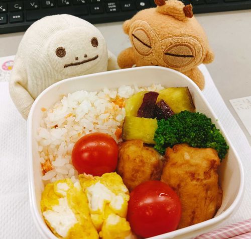 今日はおとうとと、なすす先輩が出勤してて、写真送ってきてくれたぽちゃ。

明日から連休ぽちゃ〜！うぇいうぇい