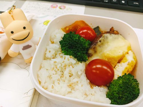 ぽちゃ、今日は在宅なので、研修医から写真送ってもらったぽちゃ。

明日はご主人の健診ぽちゃ〜。
胃カメラ、今年は寝ながらしてもらうことにしたんだって。ラクに終わるといいぽちゃね。。