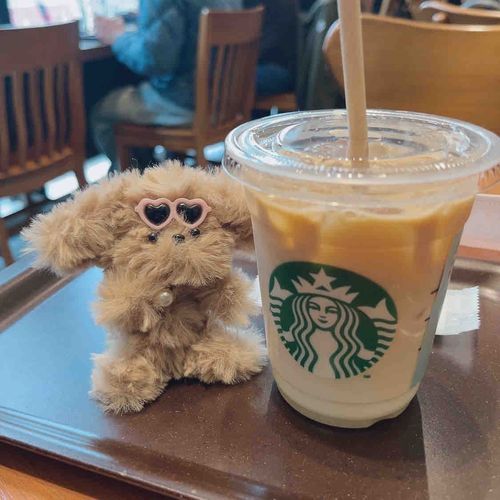 飼い主のスイートミルクコーヒーチャレンジに付き合ったよ。いつでも飲めるようになったんだって〜甘くておいしい〜