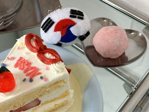 自国で流行っているドバイチョコもちにご挨拶(in韓国風カフェ)