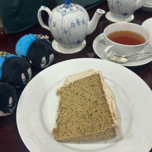 もちは人間のお茶とけーきを狙ってもいい