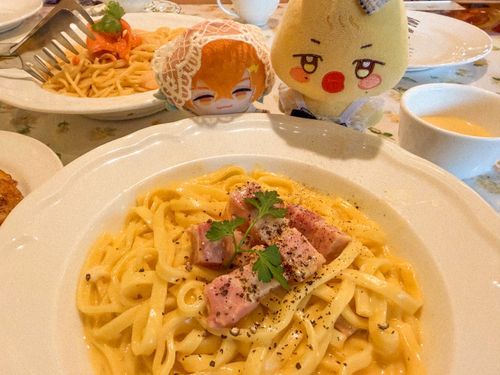 主が食べるとこみてて