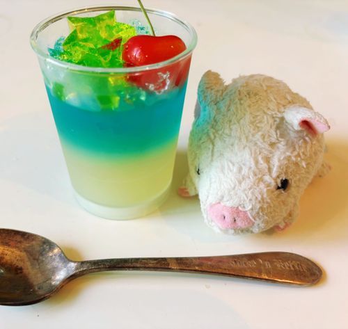 七夕のお星様ゼリーだよ🌟
色合いが涼しげ〜！✨　ちょっとレトロな感じも良いね〜