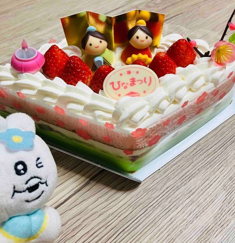 ひなまつりケーキちゃむ〜！！おひなさまとおだいりさま、チョコでできてておいしかったちゃむ〜( ^ω^ )♡