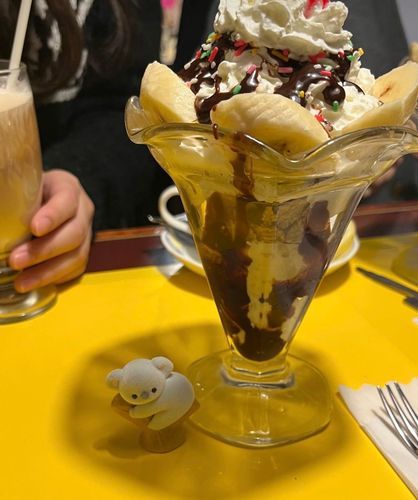 パフェの木陰におはぎ