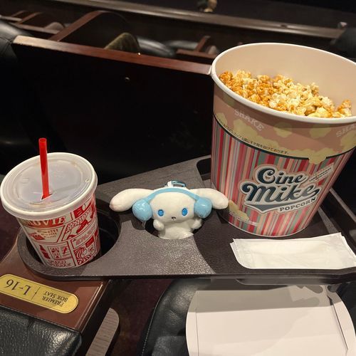 レイトショーを観てきました👠
塩キャラメル美味しすぎたねシナモン