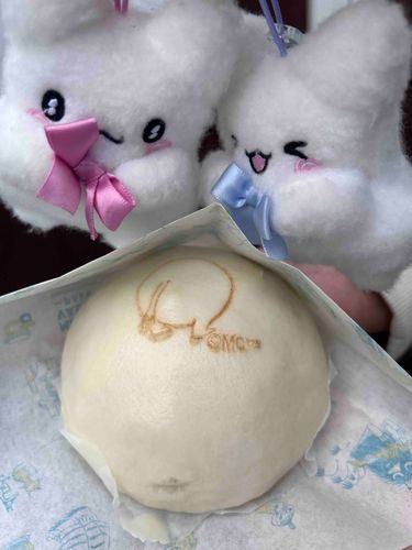 まるまる「ねぇ、ねぇ、このにくまん、むーみんちゃんのおしりみたいでかわいいの〜♪」
まるまる「ほんとうなの〜。かわいいの〜」