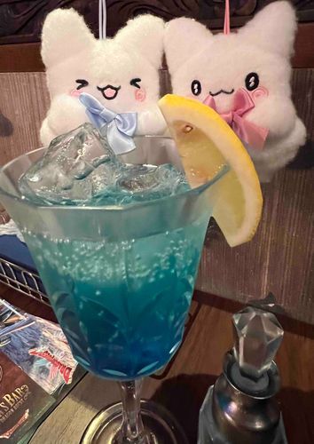 まるまる「これをのむと、えむぴーがかいふくするらしいの〜♪  おさけだからのめないの〜♪」
まるまる「えむぴー？」