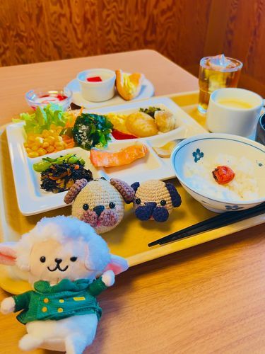 ルートインに泊まりました🏨
ルートインのルートン🐑と
朝ごはん🐶🐏🐶🍚


2026.08.31（月）朝ごはん