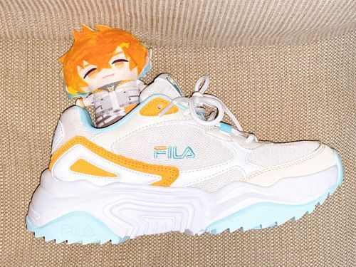 👟🧡🩵