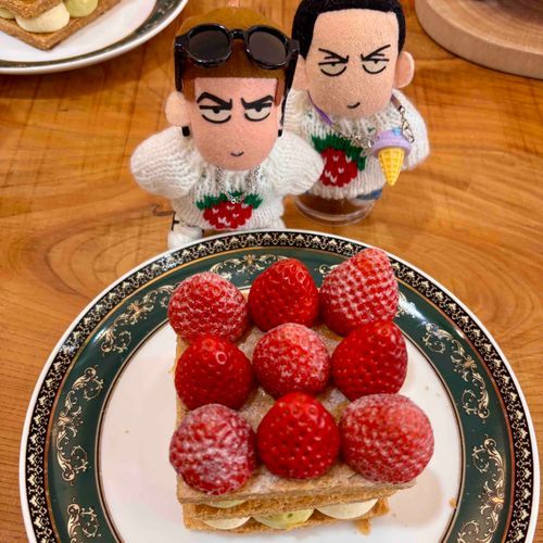 ツレが食いたがってたミルフィーユ
ピスタチオけっこー好きだわ