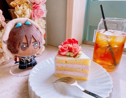 お花のケーキです！
お花の部分も食べられますよ