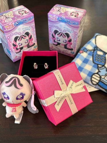 持ち主さん、今日から大学2年生メロ！
お友達が1日早い誕生日プレゼントをくれたメロ〜
明日持ち主さんはついに20歳になるメロ！