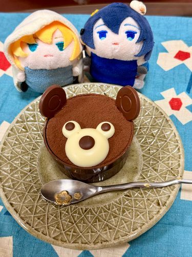ケーキ　を　もらったから
置いてったことは　ゆるす

もちんば