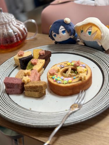 さいきんは　遠征の　じゅんびで　いそがしい
かわりに　きょねん　とった　本丸10ねん　の　いわいの　しゃしん　をのせる

もちちか