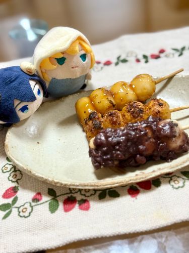 だんごは　焼きたてが　いちばんだが
さめても　いいな
もちちか