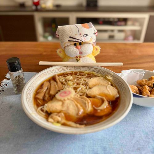 ラーメン「寅之助」店主のとらのすけです🐯今日のメニューはチャーシュー麺とタコのからあげです🐖🍥🍜🐙