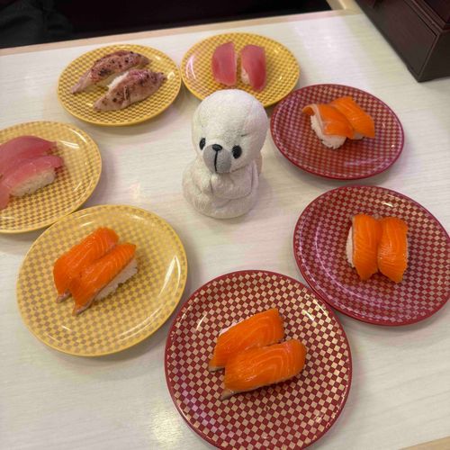 🦭「おともだち…？」
👤「…」