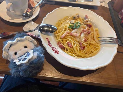 昨日の昼ご飯は、ジョリーパスタのペペロンチーノ🍝

美味しかったぁー😋

ぬいちゃん達も一緒だったよ！

ぬいちゃん達と、選挙にも行ったよ！！！！