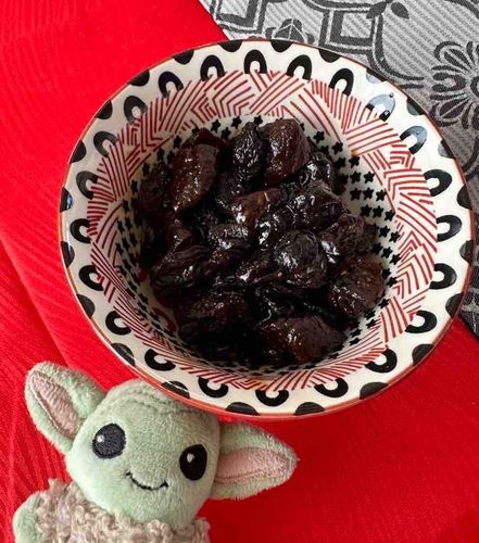 黒豆じゃないよ、
ドライフルーツのラム酒漬けだょ♡

