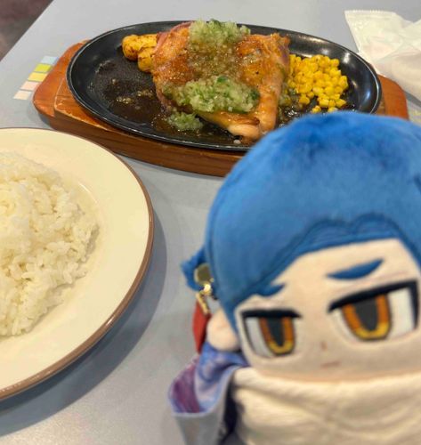 イベントに参加した時の写真①
俺がボケてるのは大目に見てやってくれ。
チキンステーキがうまかった。ここのジェラート&フォッカチャが美味しいらしい。次は頼みたいな(オノノ)