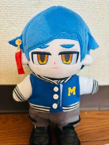 主の用事に付き添った時の服装。秋を先取りしてブルゾンを着てみたぞ。こういうゆるめな格好は楽で良いな(オノノ)