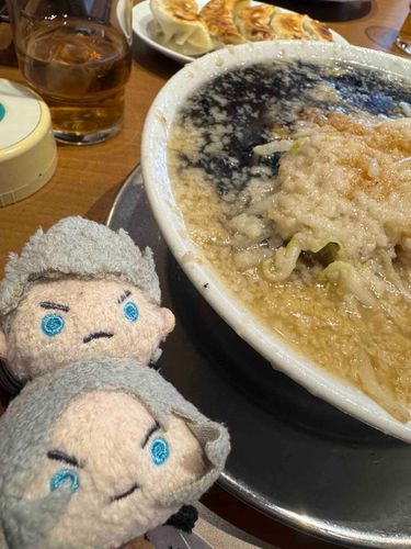そのばん かいぬしは、おなかがいたくてなきました。