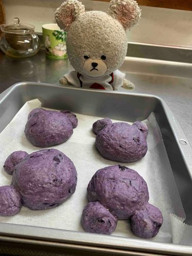 モミモミしたら、
紫クマのお顔になった！！