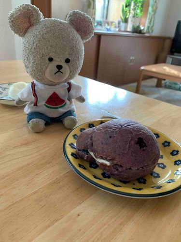 あいだにクリームチーズとはちみつ挟んで…
いただきまーす♪