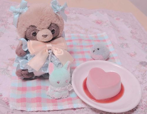 かいぬしさんが はーとのいちごぷりん🍓🩷をつくってくれたんだよ✨️
あまくてぷるぷるさんで おいしかったんだよ〜🌼💛