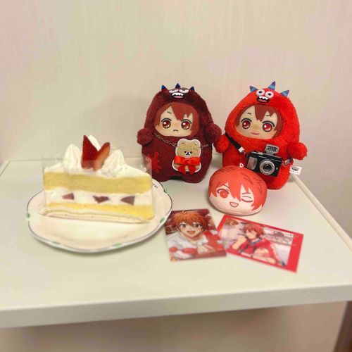 きょうは　オレの　たんじょうび!!
みんなで　ケーキ　食べるんだ〜!!