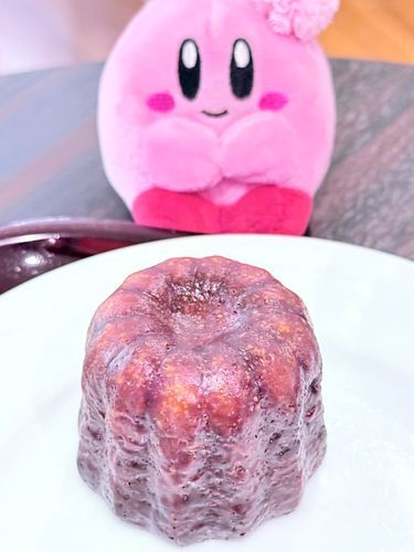 カヌレとポンカビちゃん