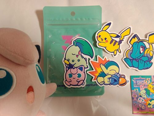 冒頭に出てきた「ステッカーセット Pokémon Timeless Adventure ジョウト」ももちろん持ってるんですよ！