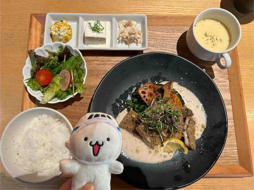 本当はいつものごとく大阪に行ったけど、弾丸で京都に行ってきたよ！！美味しいご飯を食べました！そらっちを出し忘れたので合成です！笑