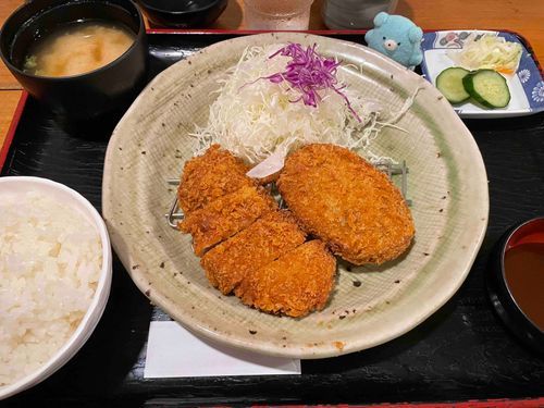 とんかつところっけたべたよ
にてるけどちがう
どっちもうまうま