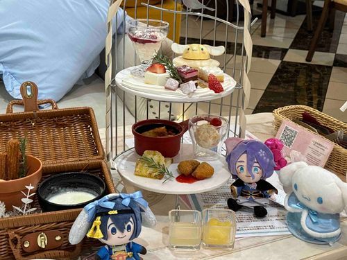 おや、シナモンどの　このたびは　みやびなせきを　ありがとう


はっはっはっ　これはごうせいなちゃかい　だな


いっしょにお茶会できてうれしいよ
ゆっくりしていってね

